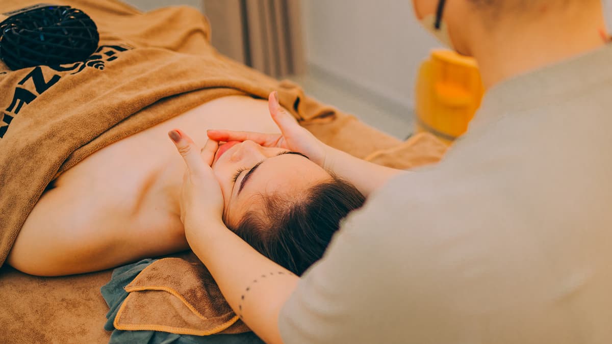 Giãn cơ & khai thông huyệt đạo bằng PEMF ở Gò Vấp: Thư giãn vai gáy, ngủ ngon giấc