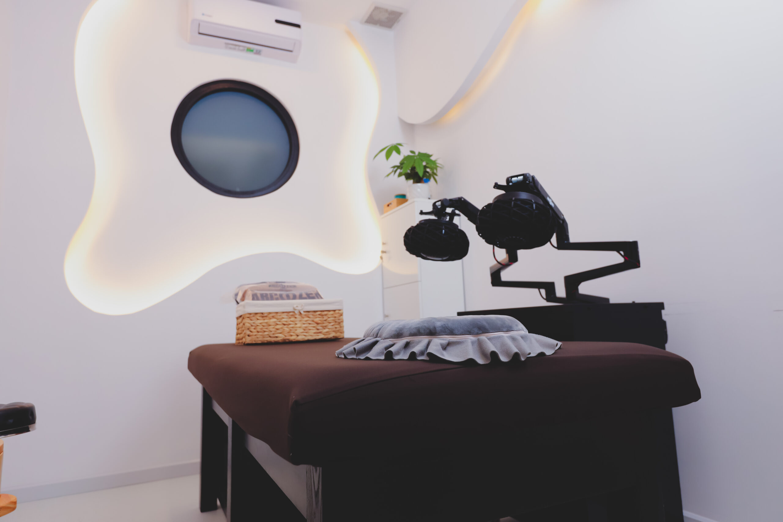 SỨC MẠNH CỦA TRƯỜNG ĐIỆN TỪ XUNG: NGỌN HẢI ĐĂNG HY VỌNG CHO SỨC KHỎE SINH SẢN NAM GIỚI.
