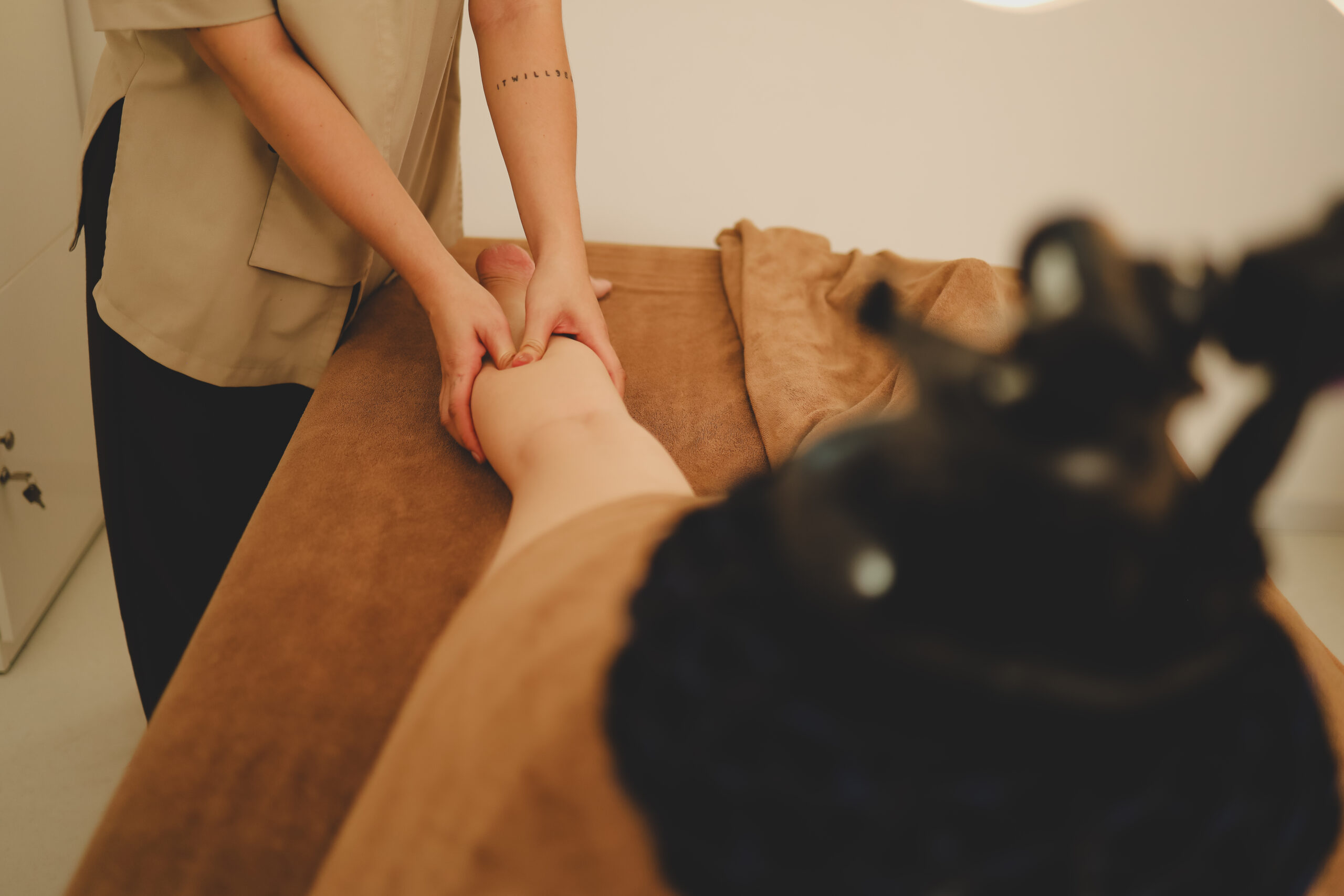 GIẢI PHÓNG NĂNG LƯỢNG CHO SỰ THOẢI MÁI – PEMF MỞ RA HƯỚNG ĐI MỚI TRONG HỖ TRỢ GIẢM MỎI THOÁI HÓA KHỚP.